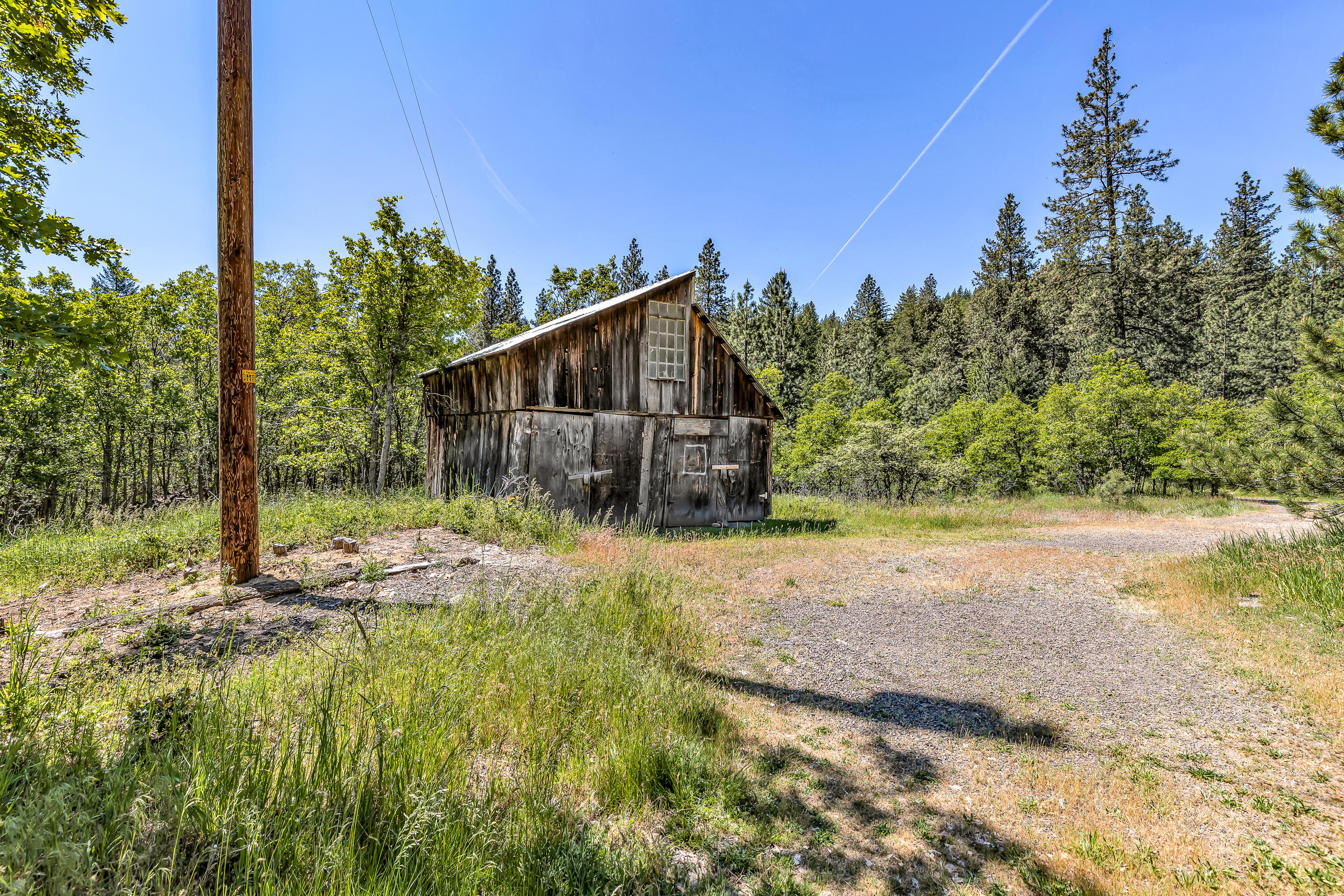 1720 Colestin Road Ashland, OR 97520 - Photo 32 of 52 9R9A3176