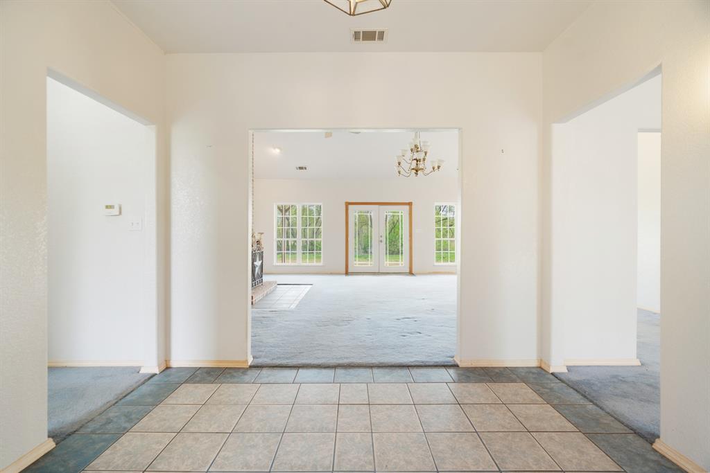 6559 Fm 2068 Commerce, TX 75428 - Photo 17 of 40 a view of an empty room