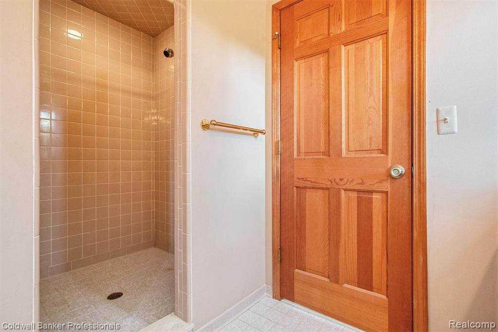 1248 Frick Road Leonard, MI 48367 - Photo 37 of 68