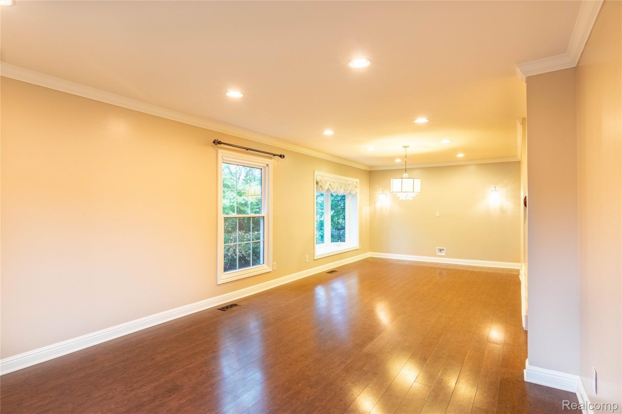 33414 Old Timber Road Farmington, MI 48331 - Photo 11 of 36 33.Dining