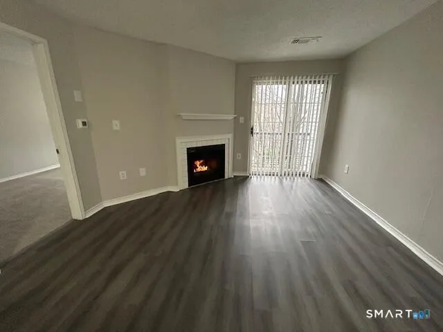 $2,125 | 100 Glenbrook Road, Unit 2323, Stamford, CT 06902