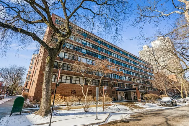 $2,700 | 2300 North Commonwealth Avenue, Unit 5H, Chicago, IL 60614