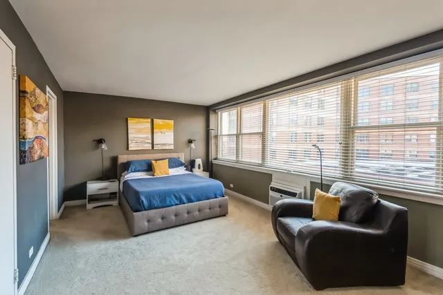 $2,700 | 2300 North Commonwealth Avenue, Unit 5H, Chicago, IL 60614