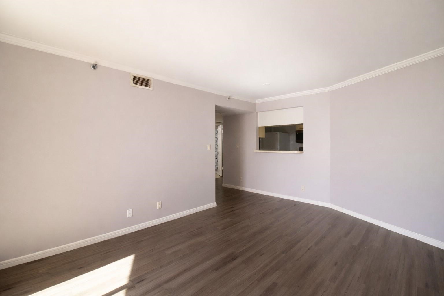 3525 Sage Road, Unit 718 Houston, TX 77056 - Photo 18 of 26 Gallery Image 18