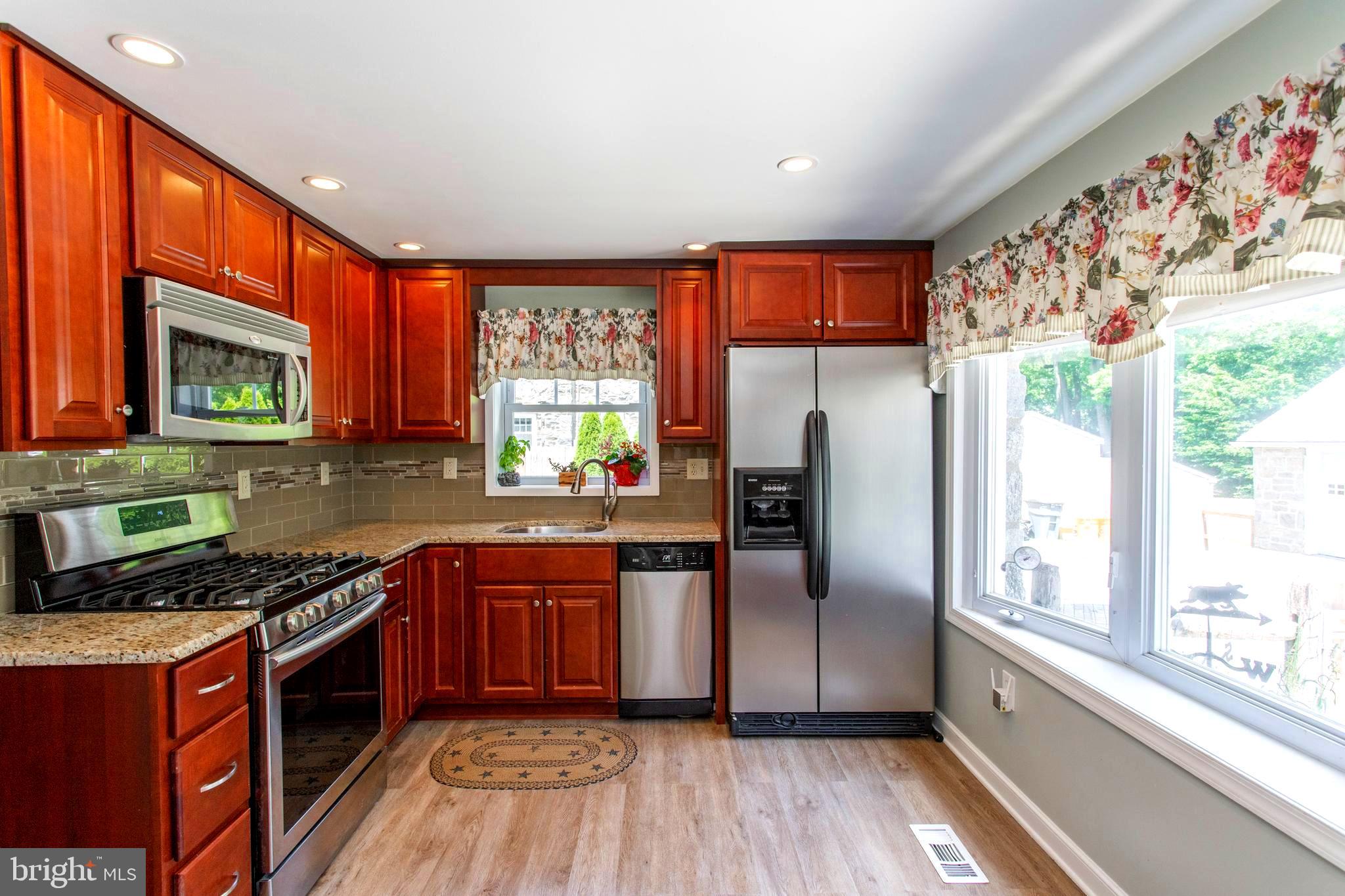 437 Garden Road Springfield, PA 19064 - Photo 11 of 41 Sun Filled Kitchen