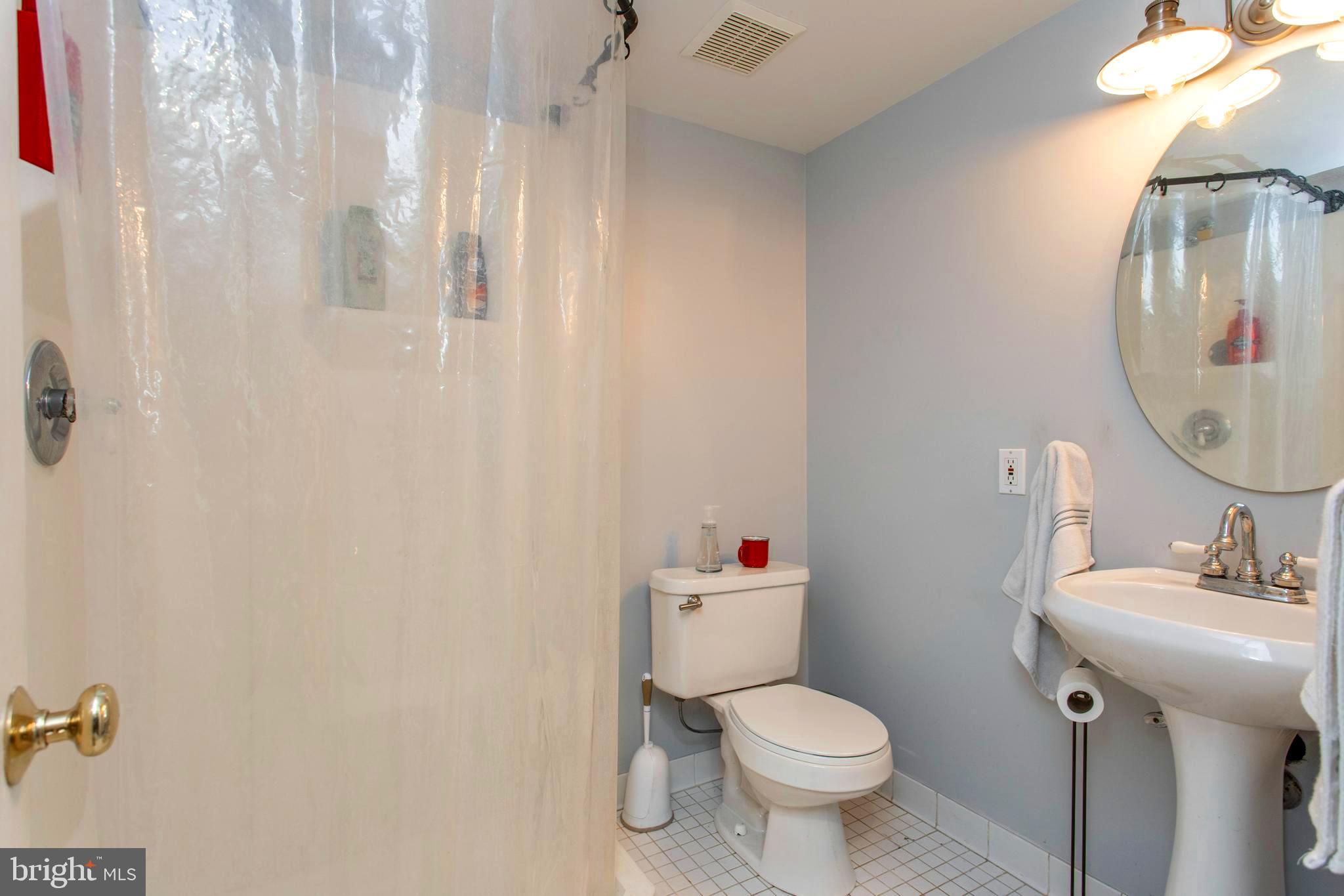 437 Garden Road Springfield, PA 19064 - Photo 31 of 41 Full Bathroom in Basement