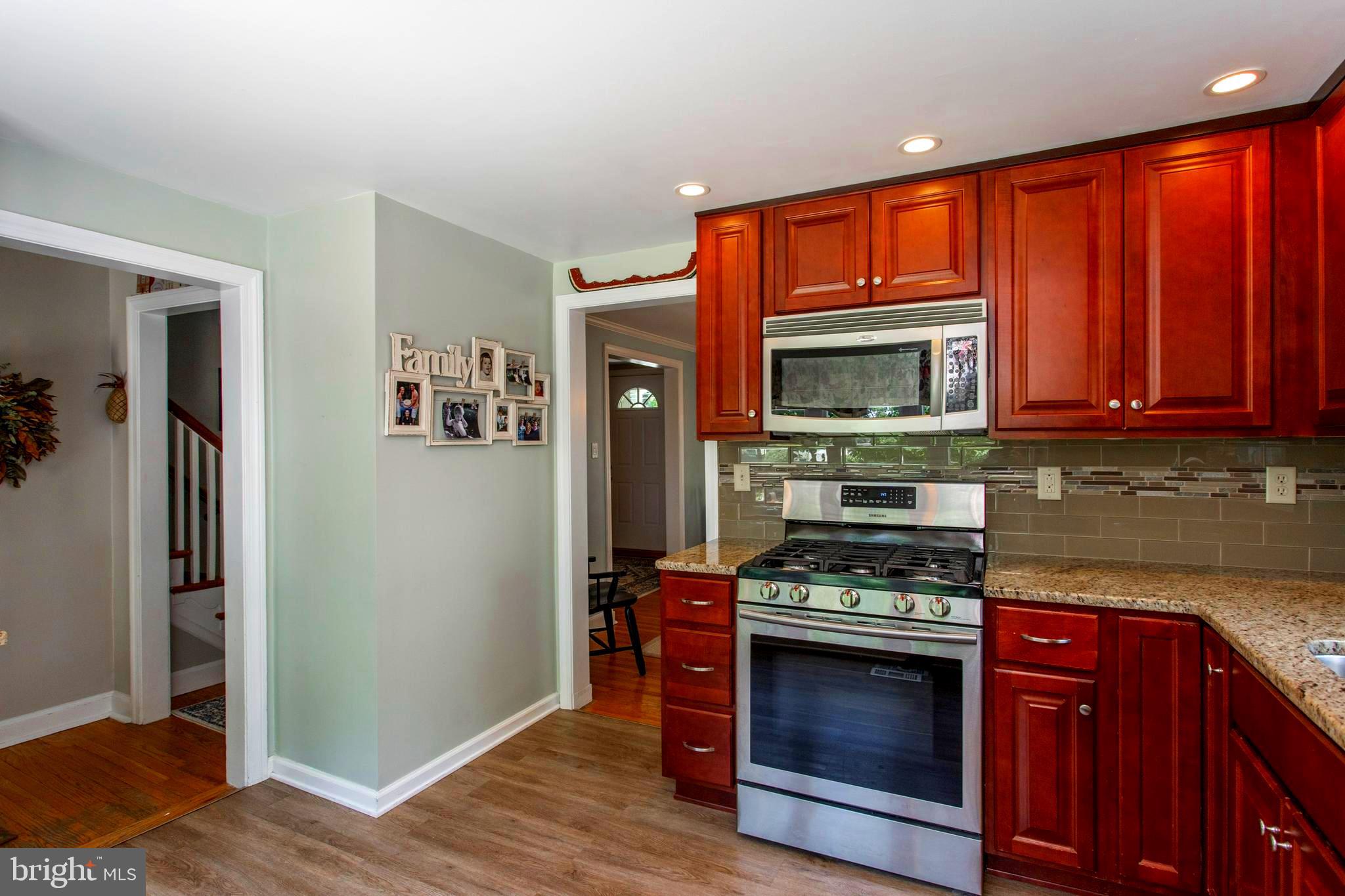 437 Garden Road Springfield, PA 19064 - Photo 9 of 41 Kitchen