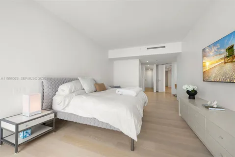 $22,000,000 | 100 South Pointe Drive, Unit 1906/07, Miami Beach, FL 33139