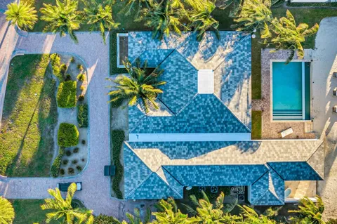 $4,500,000 | 2404 Blue Lagoon