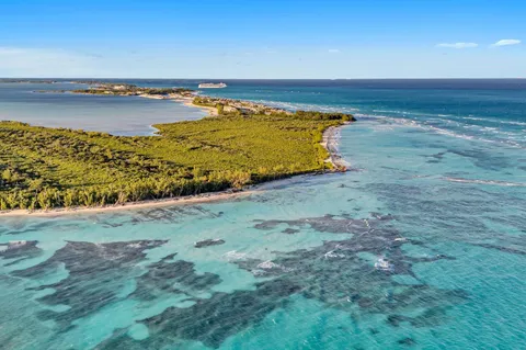 $4,500,000 | 2404 Blue Lagoon