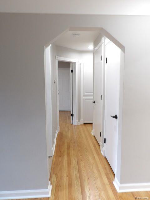 8331 Rosedale Boulevard Allen Park, MI 48101 - Photo 18 of 45 CHARMING ARCH TO HDWD HALL W/NEUTRAL PAINT COLOR!