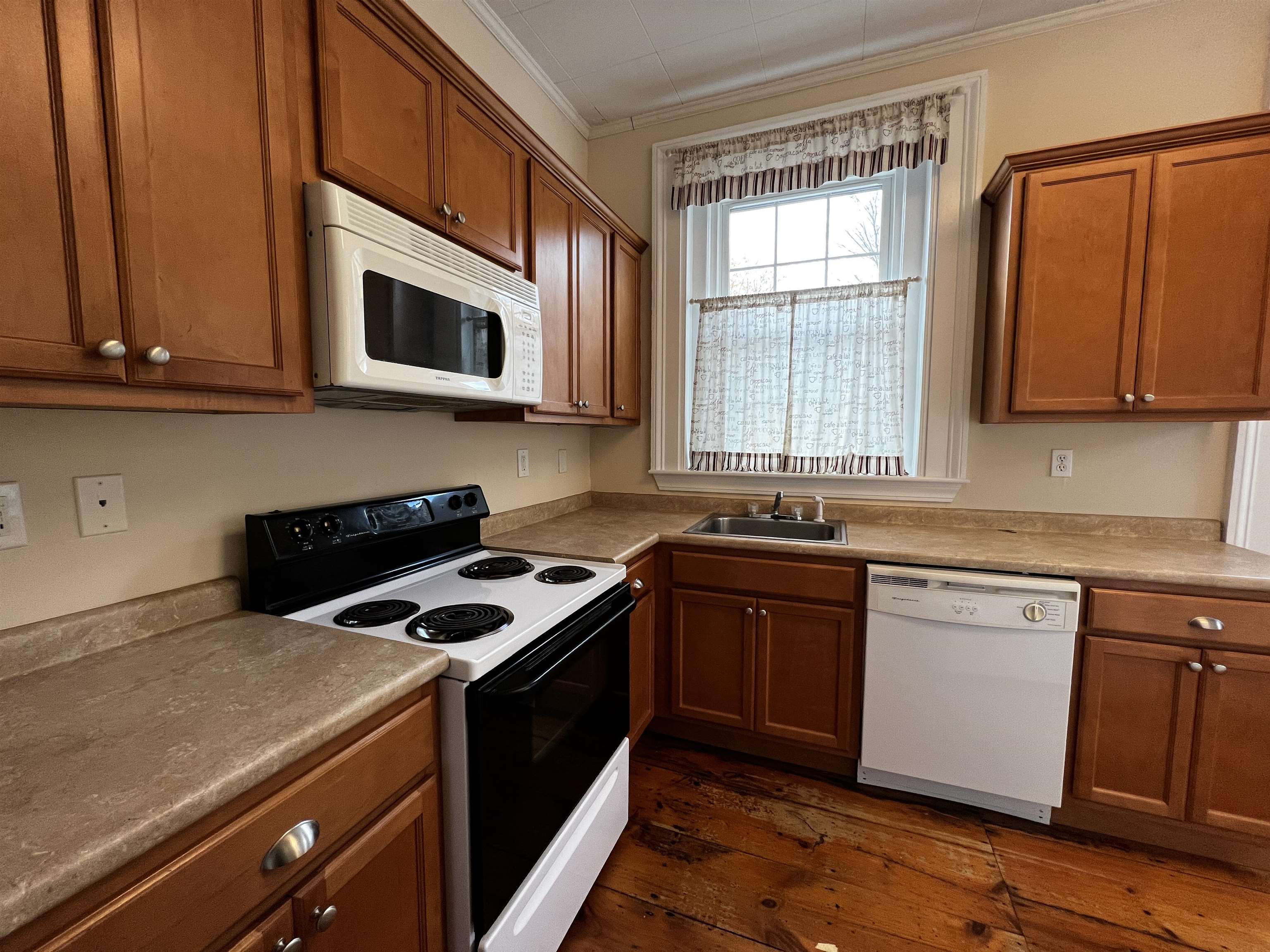 9 Forest Street, Unit 3 Exeter, NH 03833 - Photo 12 of 15