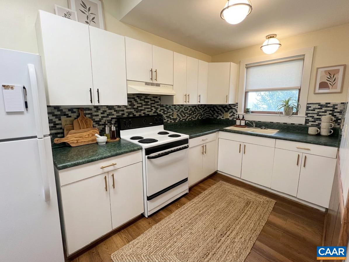 871 New Hope Road Staunton, VA 24401 - Photo 16 of 29 Kitchen Pic 2