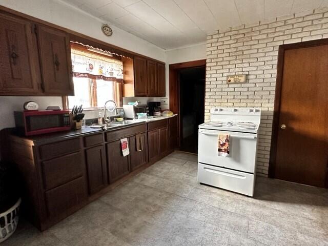 5 Goodwin Street Sanford, ME 04083 - Photo 6 of 15 5 Goodwin Street, Springvale (6)