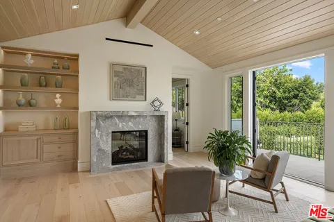 $19,995,000 | 1072 Amalfi Drive, Pacific Palisades, CA 90272