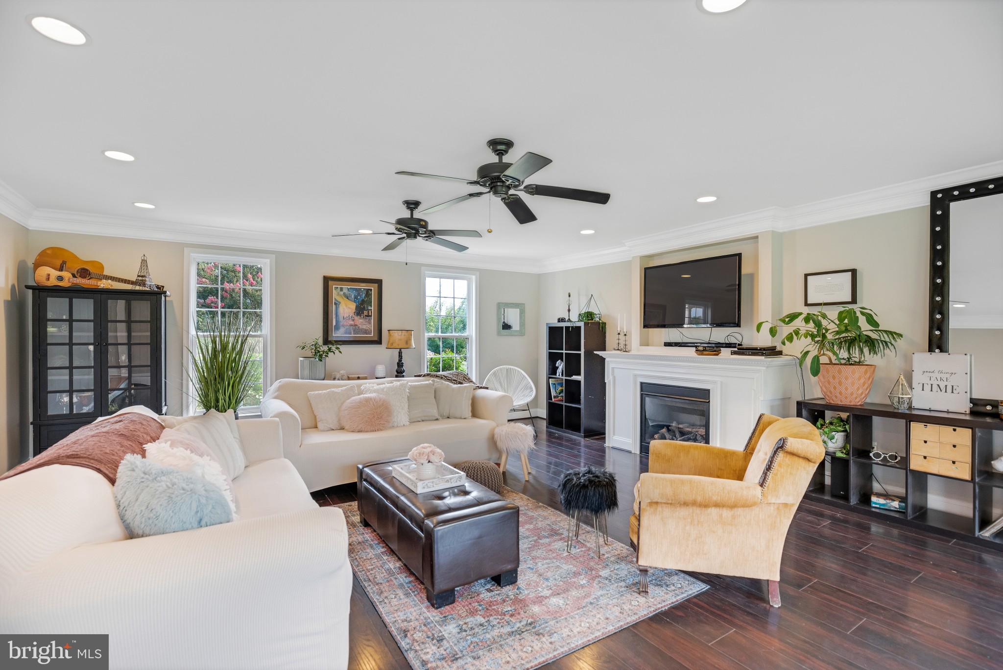 1595 Mallard Point Road Prince Frederick, MD 20678 - Photo 2 of 59 Living Room