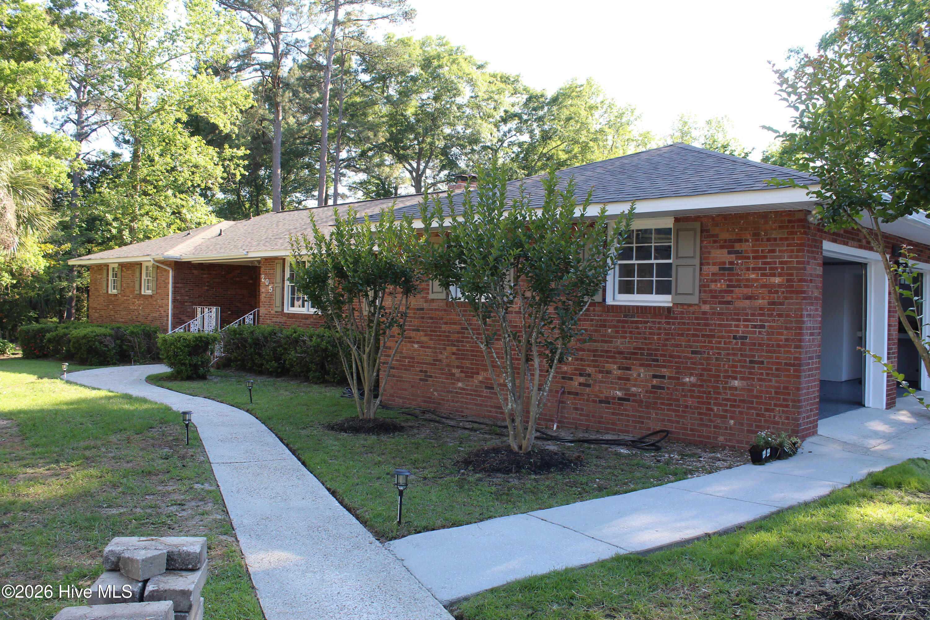 205 Lakeside Drive Aiken, SC 29803 - Photo 4 of 51 IMG_20260518_124153 (6)
