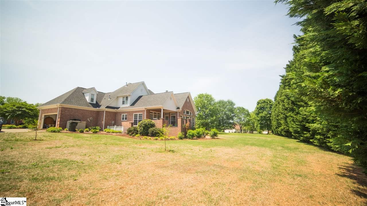 517 Silver Ridge Drive Greer, SC 29651 - Photo 3 of 36