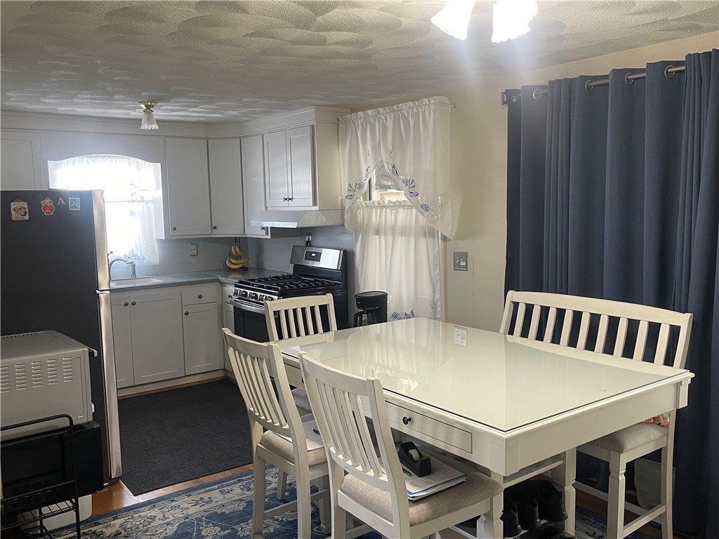 33 Kent Street Cumberland, RI 02864 - Photo 8 of 38