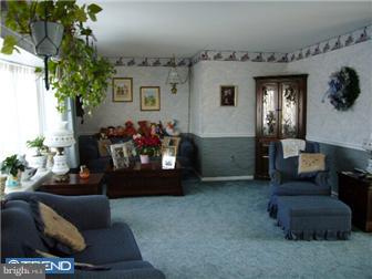449 Weidman Avenue Sinking Spring, PA 19608 - Photo 3 of 9 Gallery Image 3