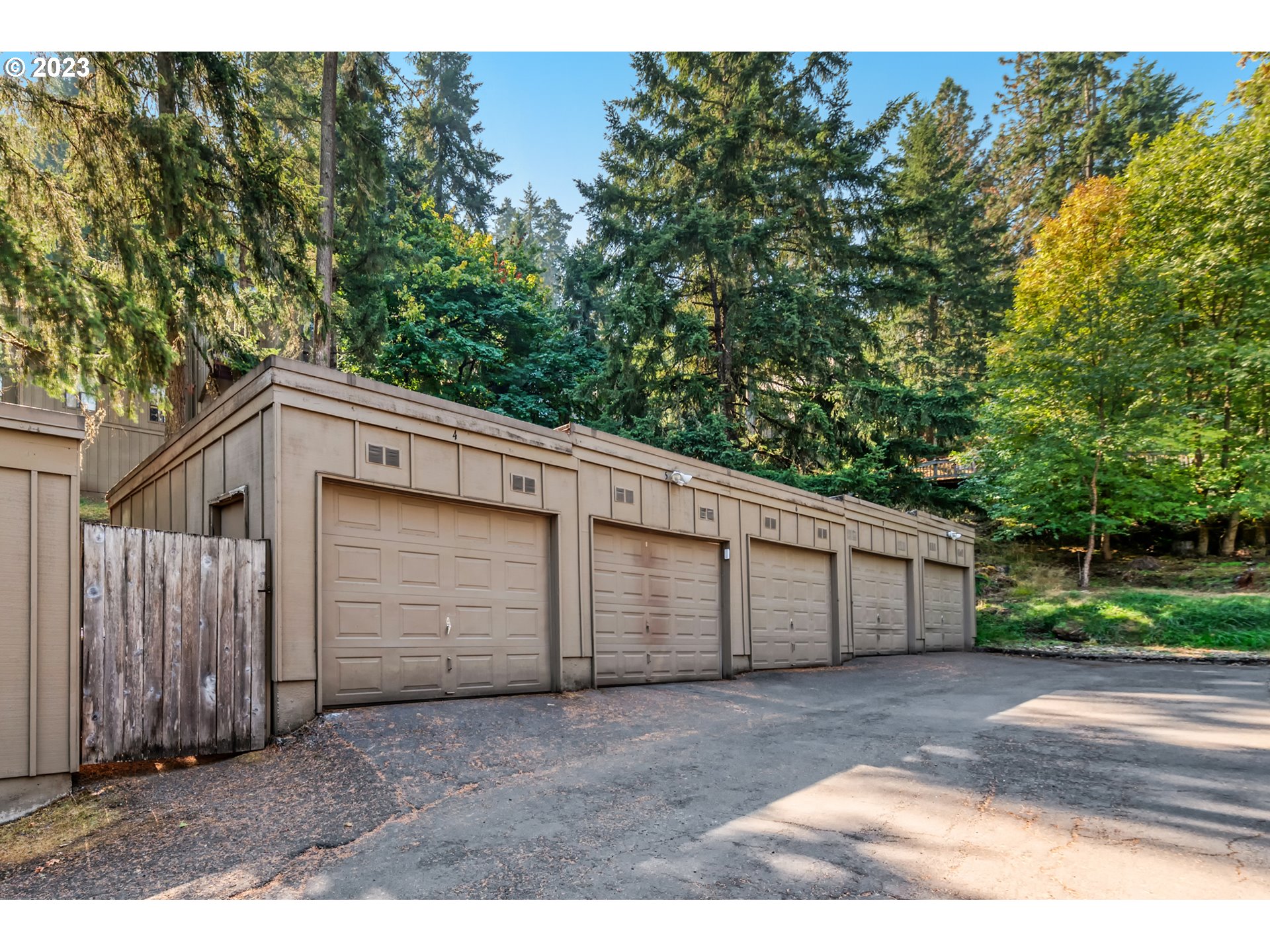 422 Stonewood Drive Eugene, OR 97405 - Photo 25 of 32