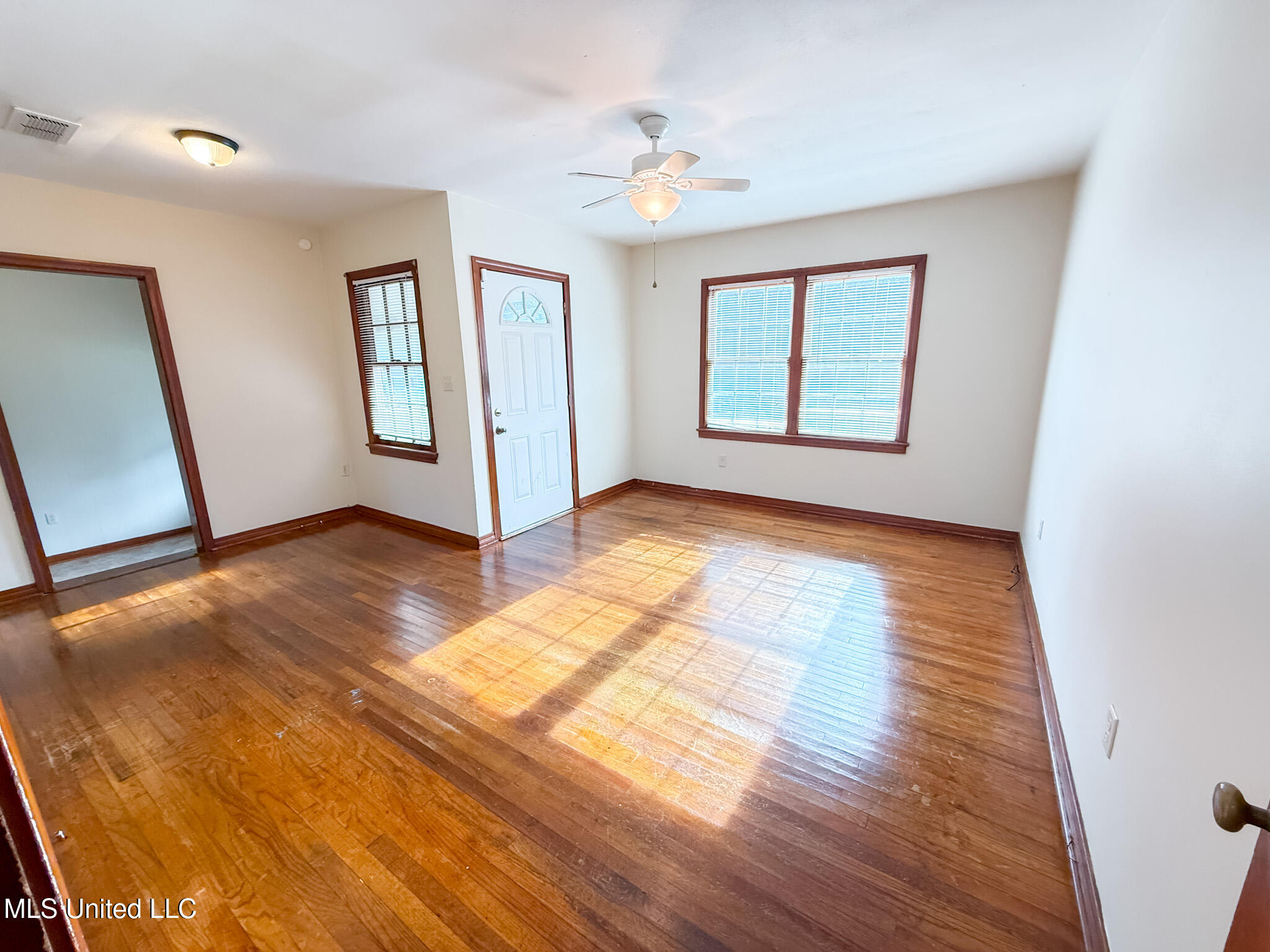 511 Lakeview Avenue McComb, MS 39648 - Photo 13 of 23 IMG_4066