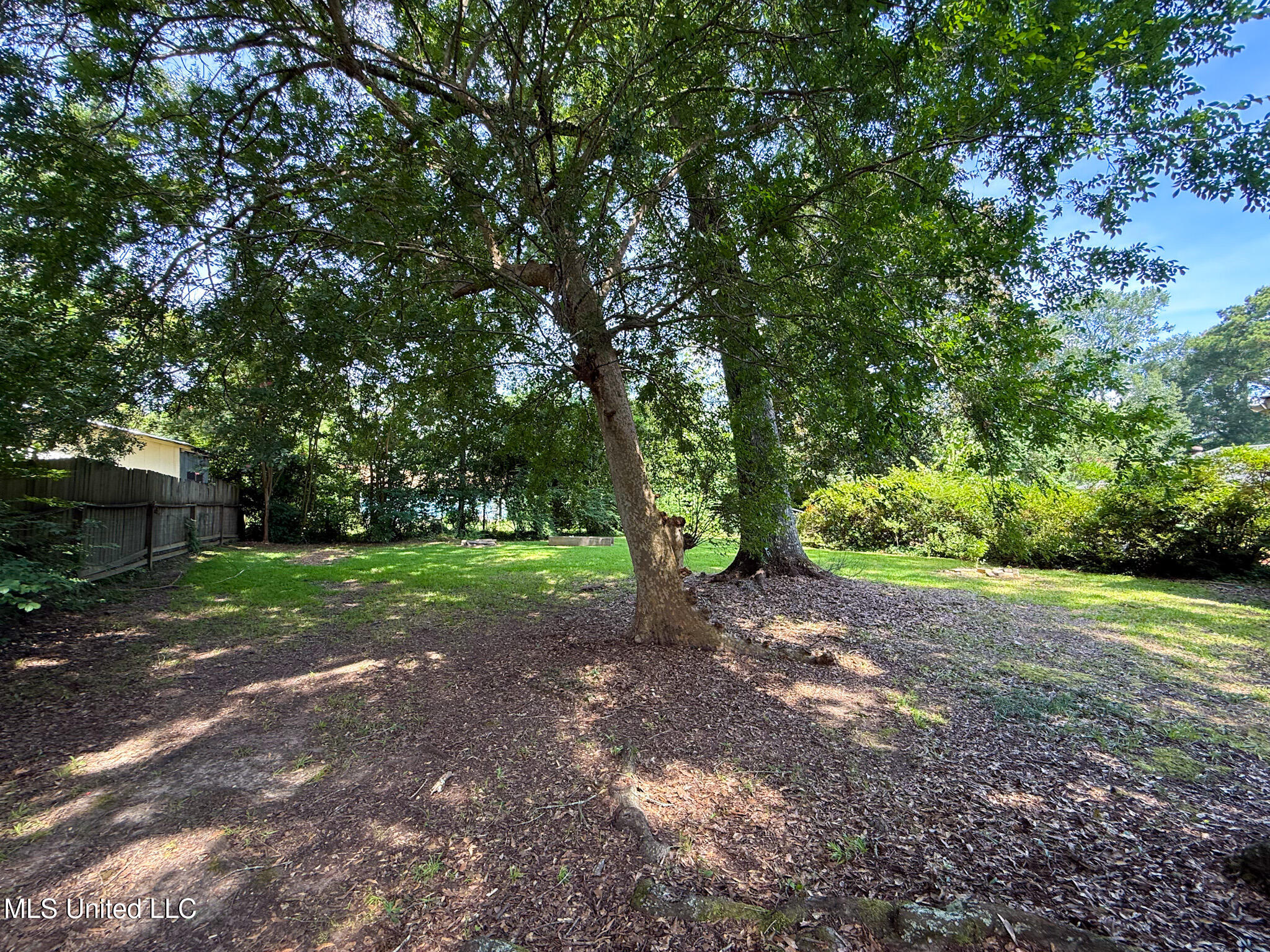 511 Lakeview Avenue McComb, MS 39648 - Photo 5 of 23 IMG_3525