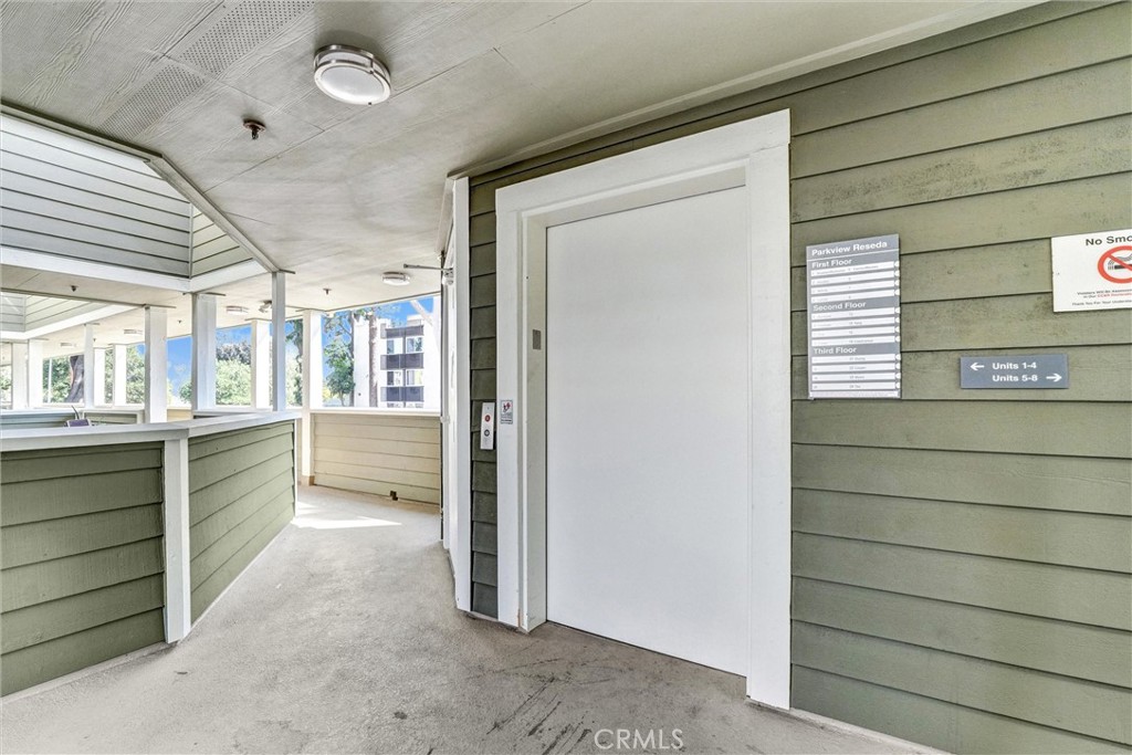 6545 Reseda Boulevard, Unit 6 Reseda, CA 91335 - Photo 23 of 32 a view of walk in closet and window