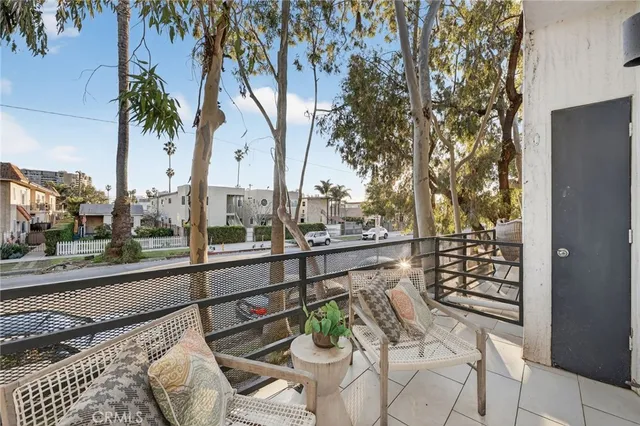 $1,050,000 | 2500 Abbot Kinney Boulevard, Unit 9, Venice, CA 90291