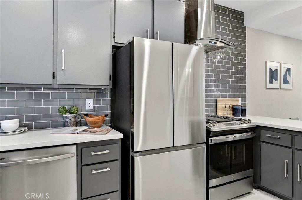 2500 Abbot Kinney Boulevard, Unit 9 Venice, CA 90291 - Photo 4 of 36