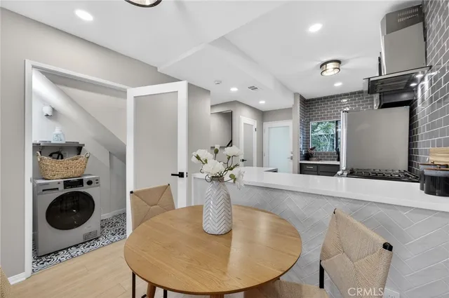 $1,050,000 | 2500 Abbot Kinney Boulevard, Unit 9, Venice, CA 90291