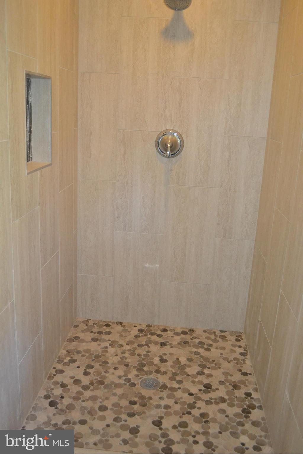 4907 Powell Road Fairfax, VA 22032 - Photo 17 of 30 Bath (Master)
