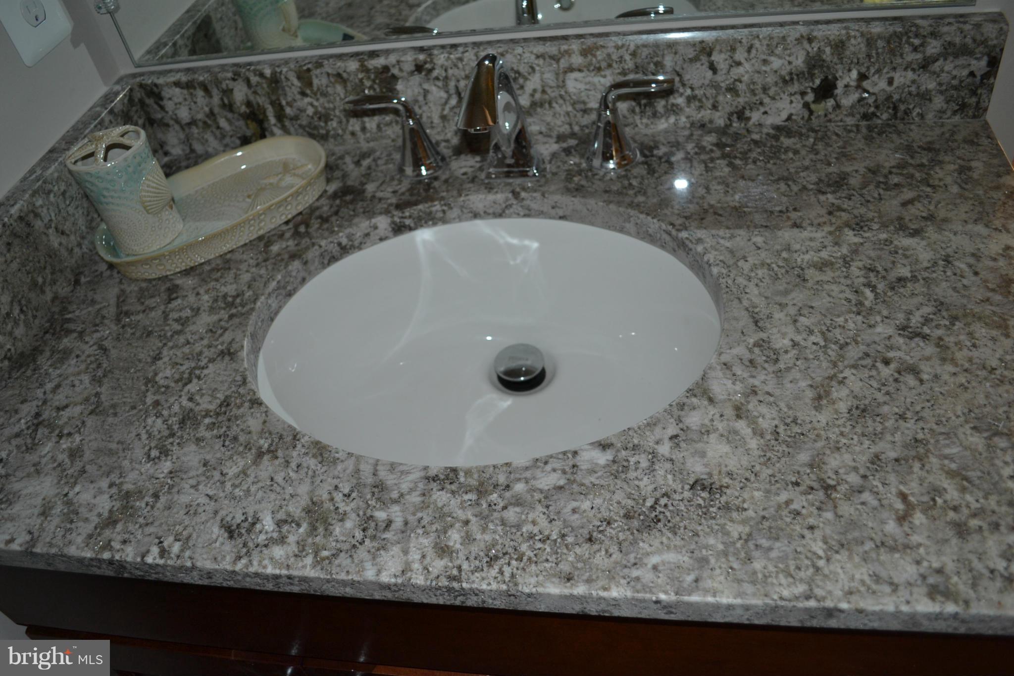 4907 Powell Road Fairfax, VA 22032 - Photo 20 of 30 Bath (Master)