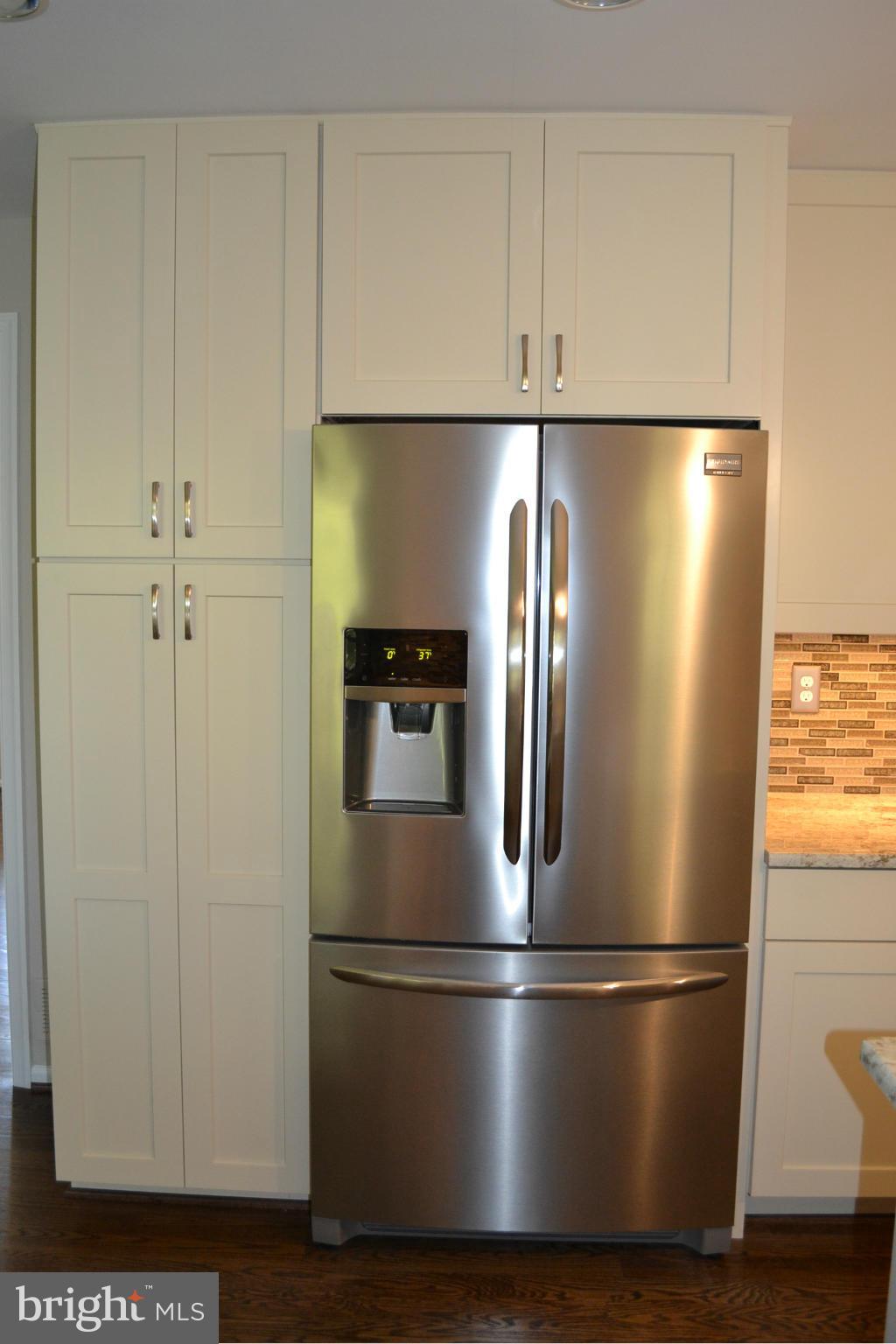 4907 Powell Road Fairfax, VA 22032 - Photo 6 of 30 Kitchen