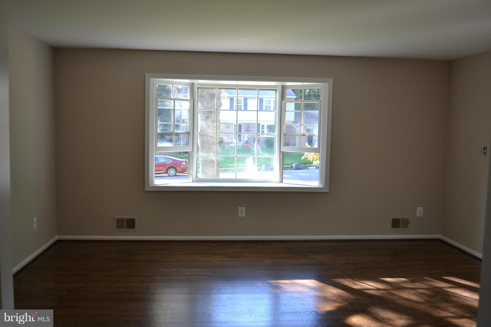 4907 Powell Road Fairfax, VA 22032 - Photo 8 of 30 Family Room