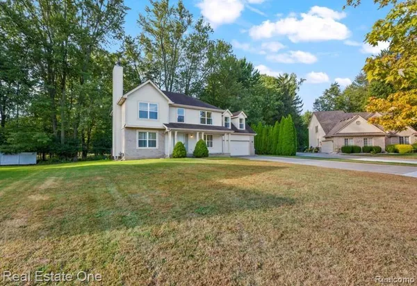 $454,900 | 30947 Kenwood Court, Livonia, MI 48152