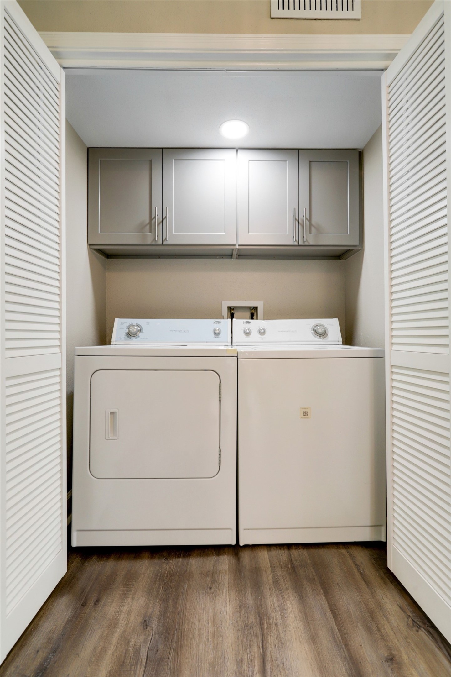 10101 South Gessner Road, Unit 701 Houston, TX 77071 - Photo 7 of 16