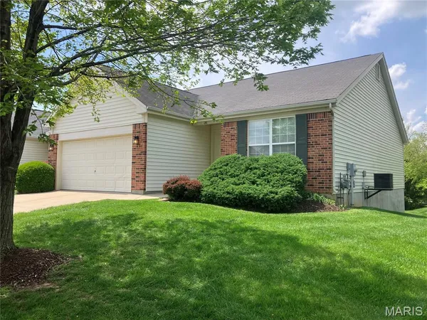 $2,300 | 1711 Ambrose Terrace Drive, Swansea, IL 62226