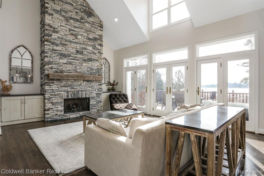 9853 Pine Knob Road Clarkston, MI 48348 - Photo 5 of 65
