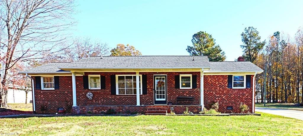 4336 Meadowbrook View Road Thomasville, NC 27360 - Photo 1 of 25 Gallery Image 1