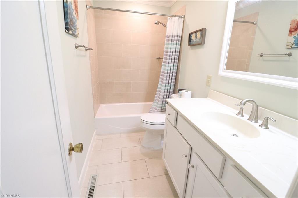 4336 Meadowbrook View Road Thomasville, NC 27360 - Photo 16 of 25 Gallery Image 16