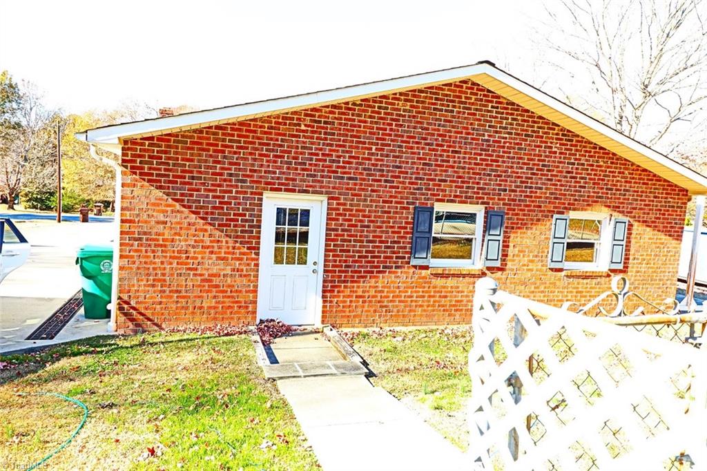 4336 Meadowbrook View Road Thomasville, NC 27360 - Photo 20 of 25 Gallery Image 20