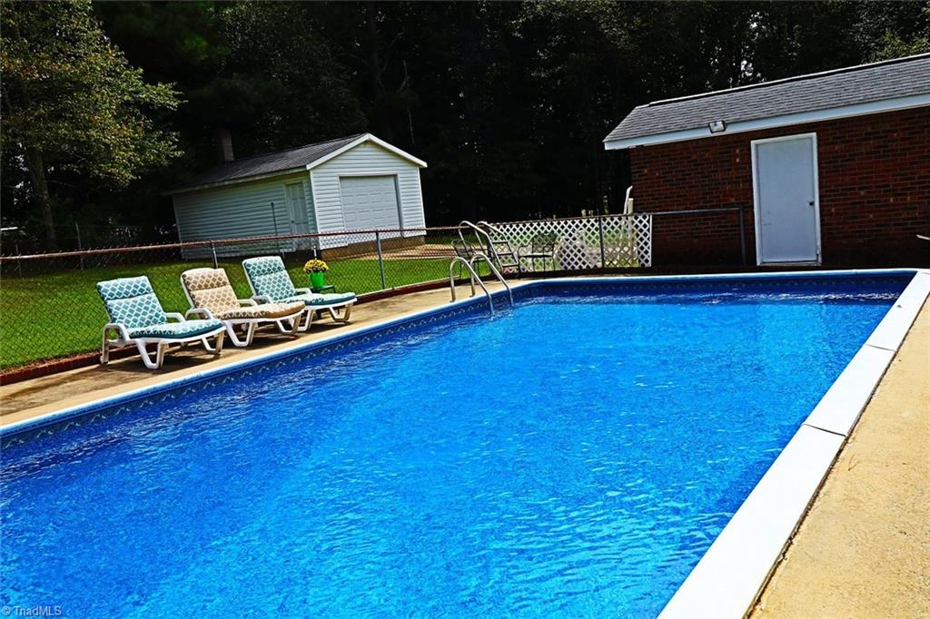 4336 Meadowbrook View Road Thomasville, NC 27360 - Photo 23 of 25 Gallery Image 23