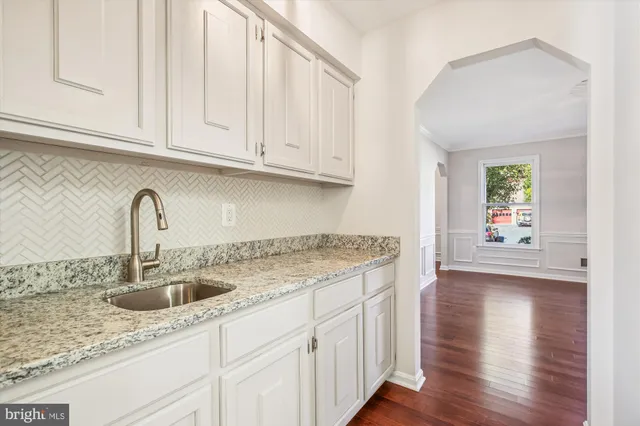 an empty room with an entryway