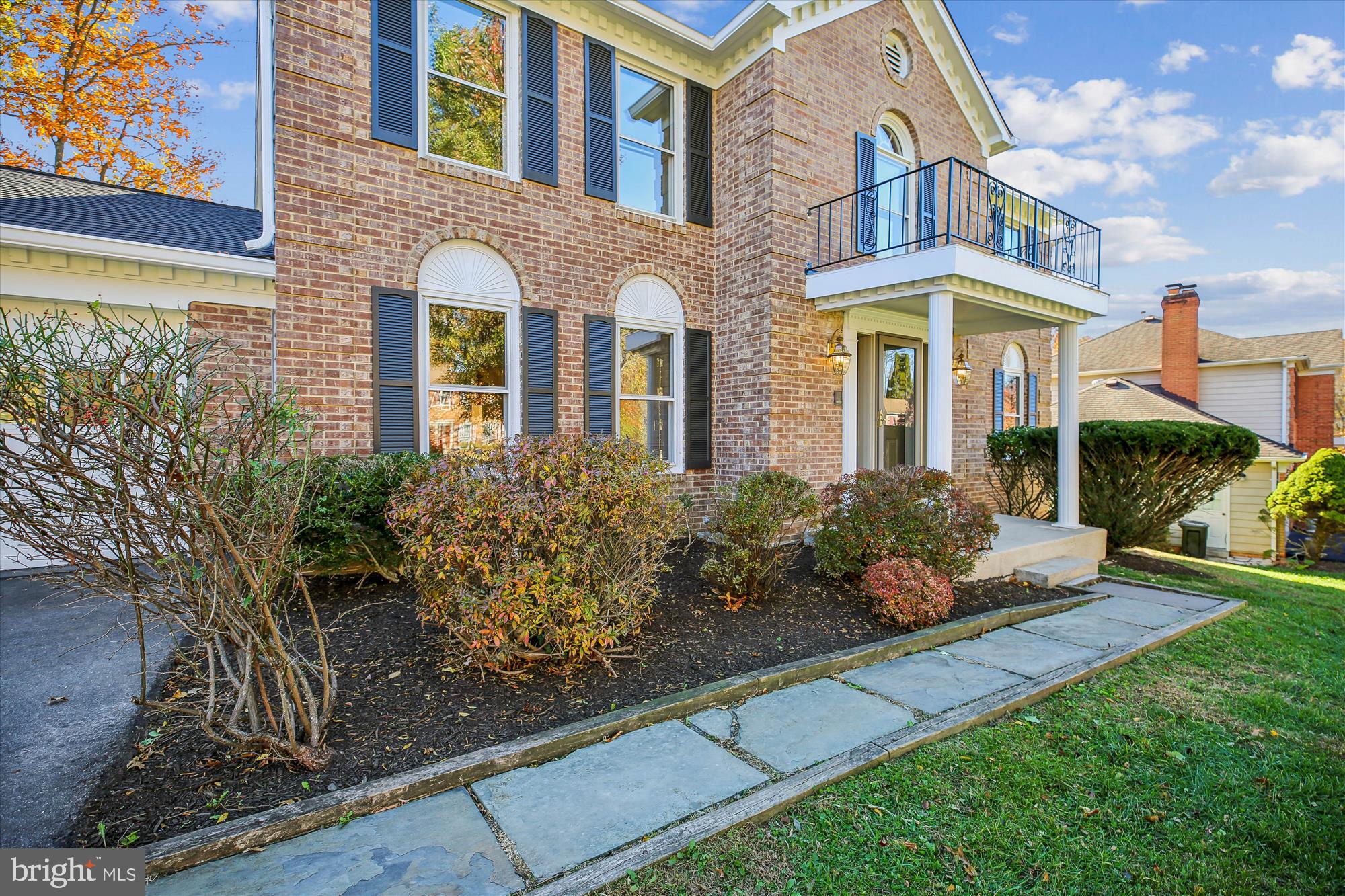 17 Locustwood Court Silver Spring, MD 20905 - Photo 3 of 72 a front view of a multi story residential apartment building