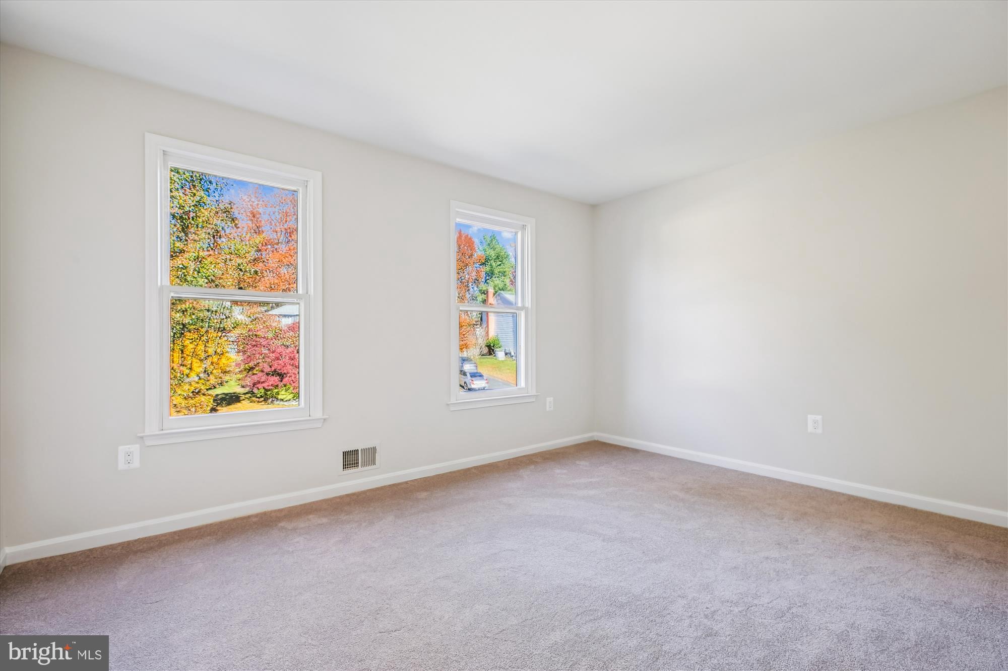 17 Locustwood Court Silver Spring, MD 20905 - Photo 44 of 72 Bedroom