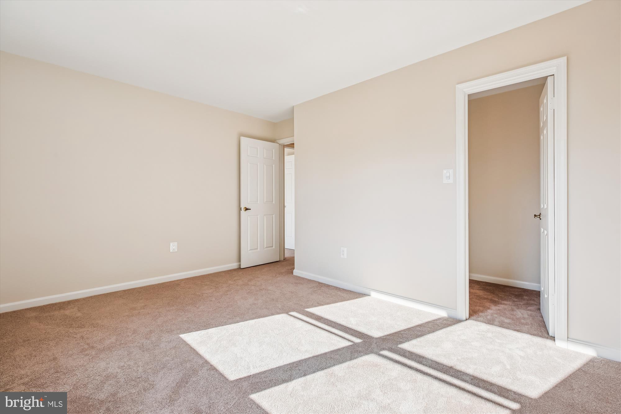 17 Locustwood Court Silver Spring, MD 20905 - Photo 50 of 72 Bedroom