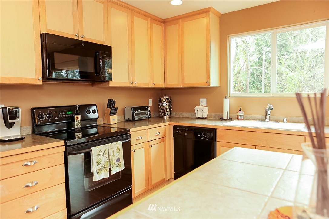 2326 194th Street Southeast Bothell, WA 98012 - Photo 4 of 16