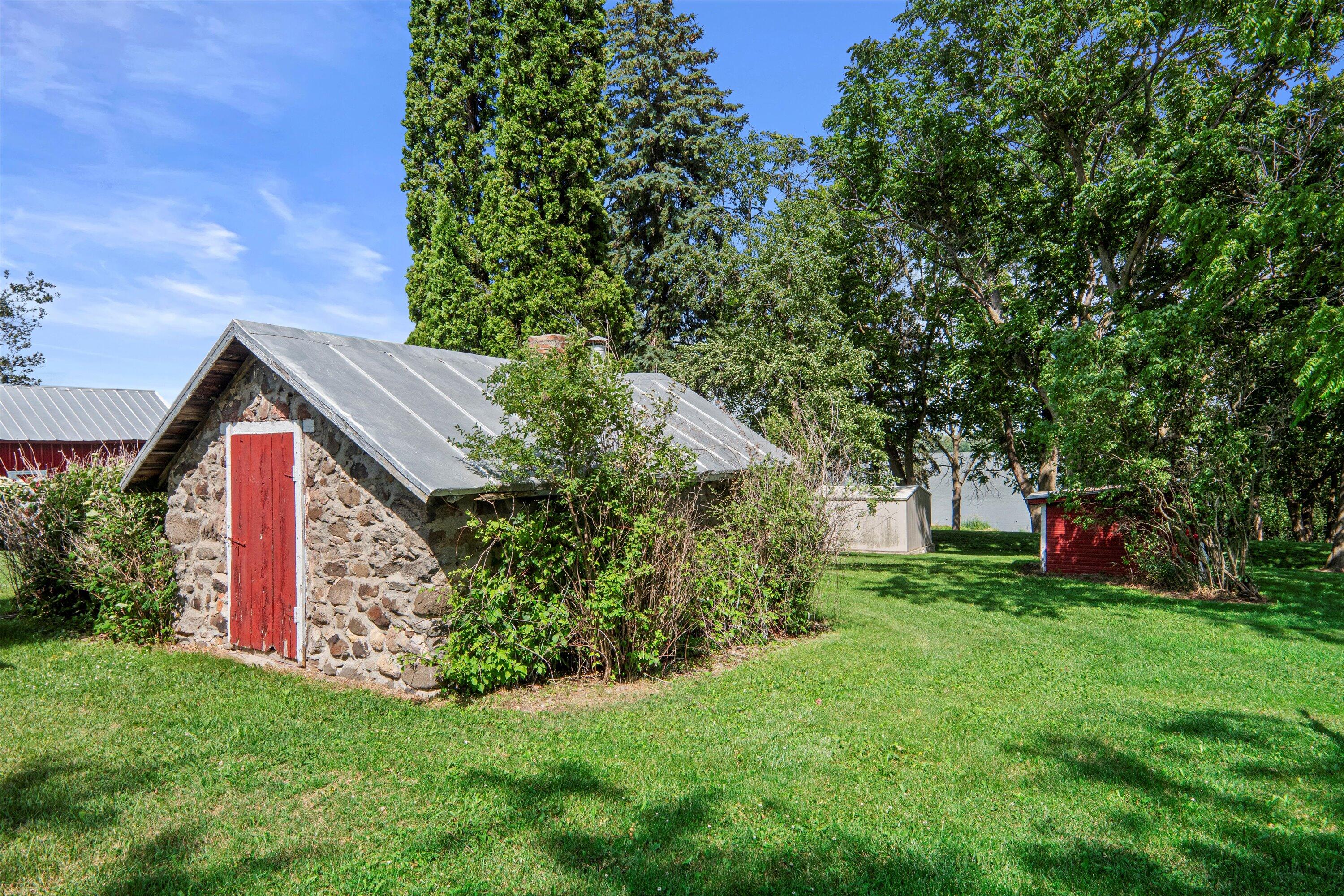 N4554 Lakeview Road Hustisford, WI 53034 - Photo 35 of 38 Old milk house