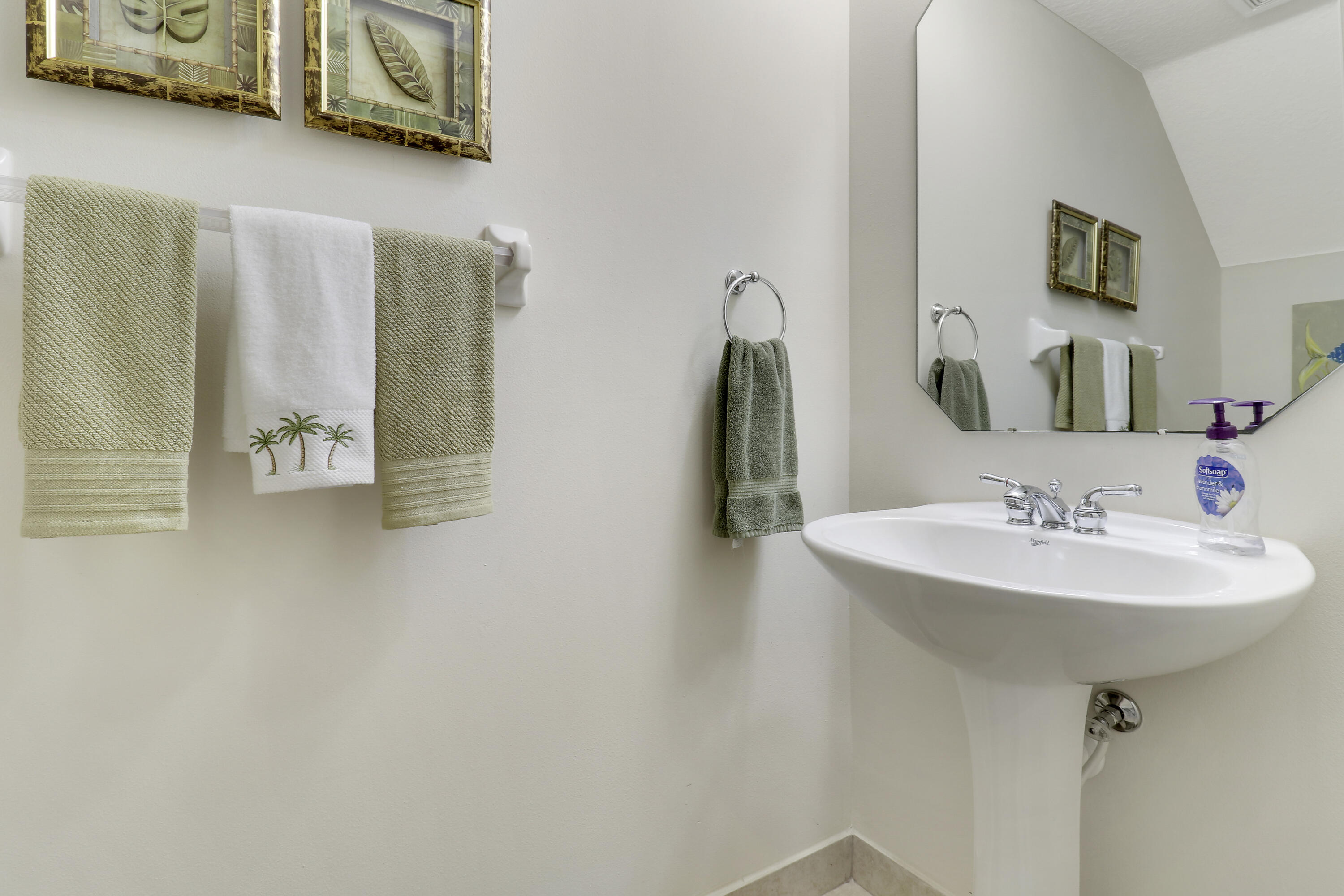 5286 Southeast Mitchell Lane Stuart, FL 34997 - Photo 17 of 26 half bath Hahn